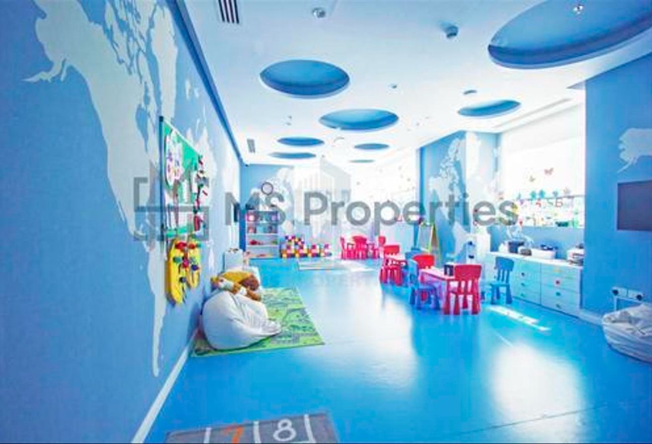 Dive into Luxury Studio Apartment in West Bay