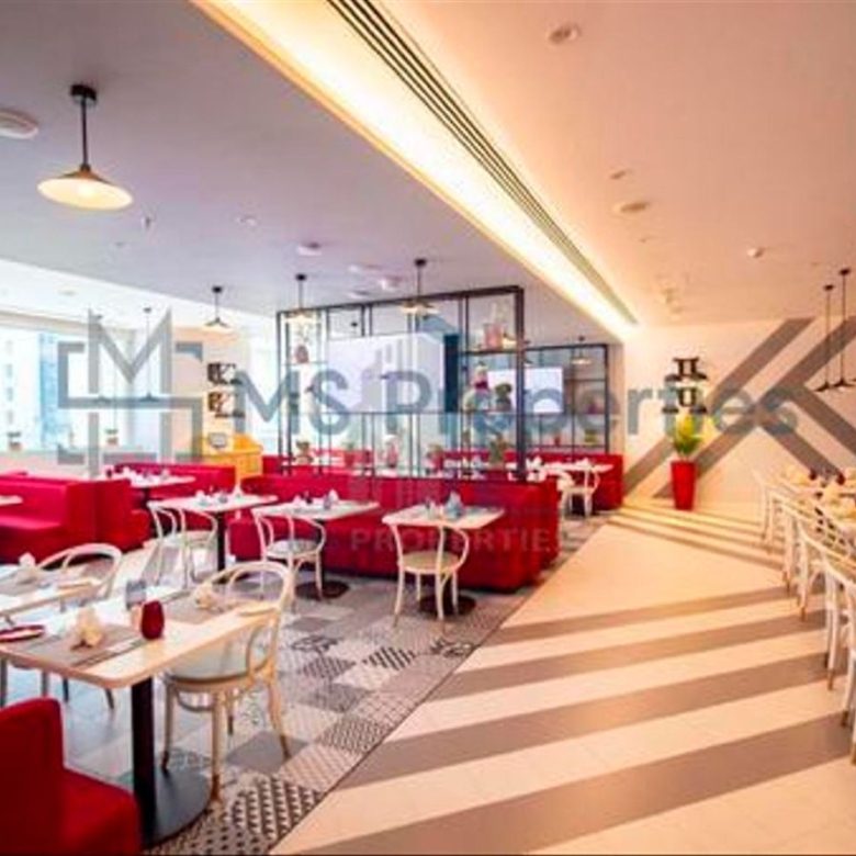 Dive into Luxury Studio Apartment in West Bay