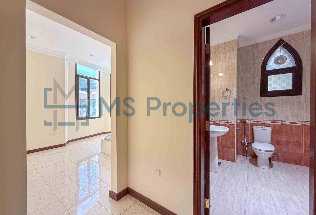 Sophisticated | 5BR Villa | View Balcony
