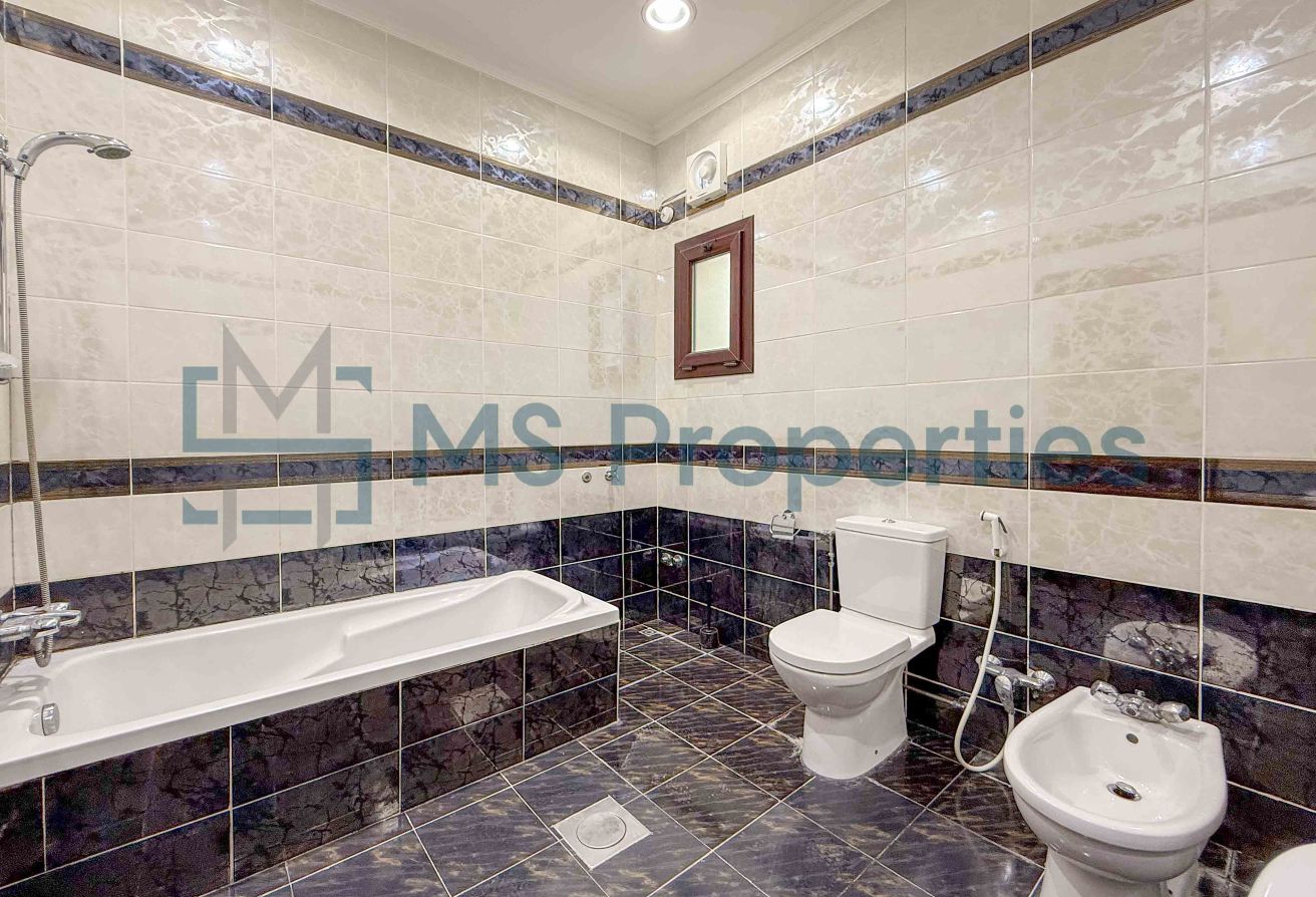 Sophisticated | 5BR Villa | View Balcony