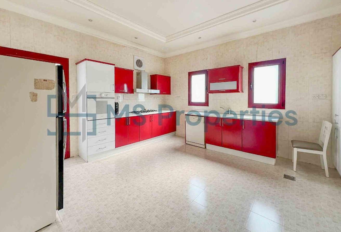Perfect Space | 5BR+Maids Villa | View Balcony