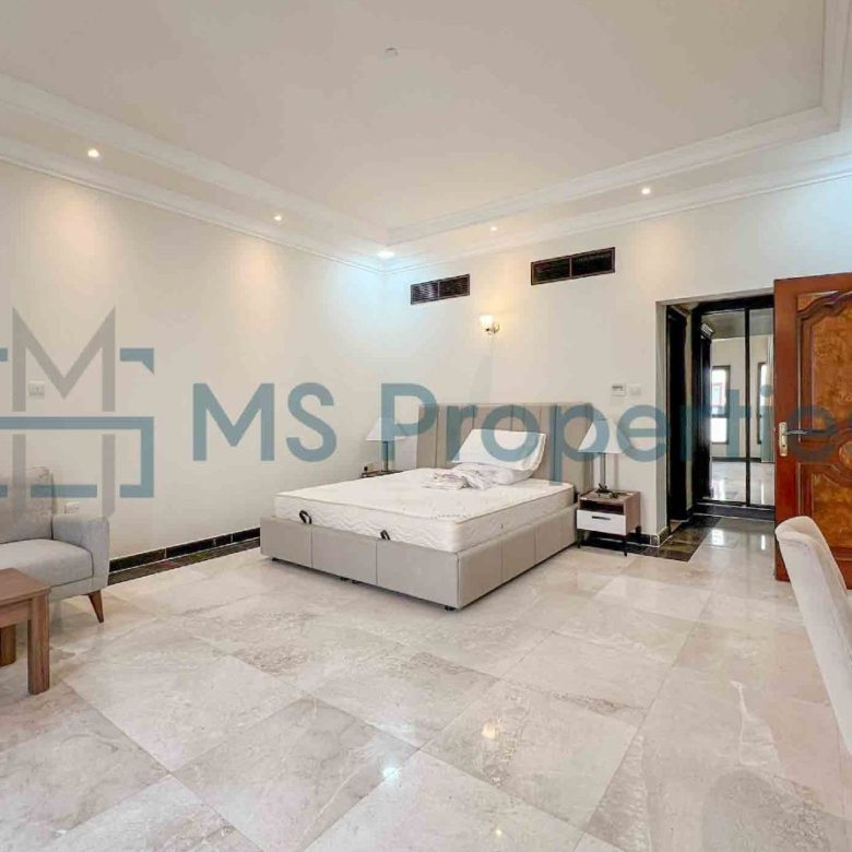Perfect Space | 5BR+Maids Villa | View Balcony