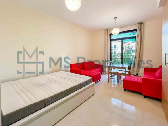 Charming | Studio Apartment | with Balcony
