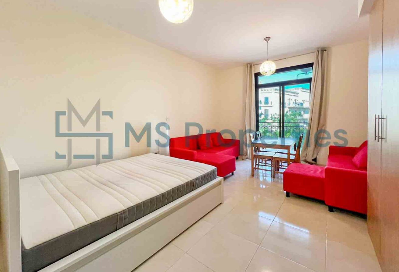 Charming | Studio Apartment | with Balcony