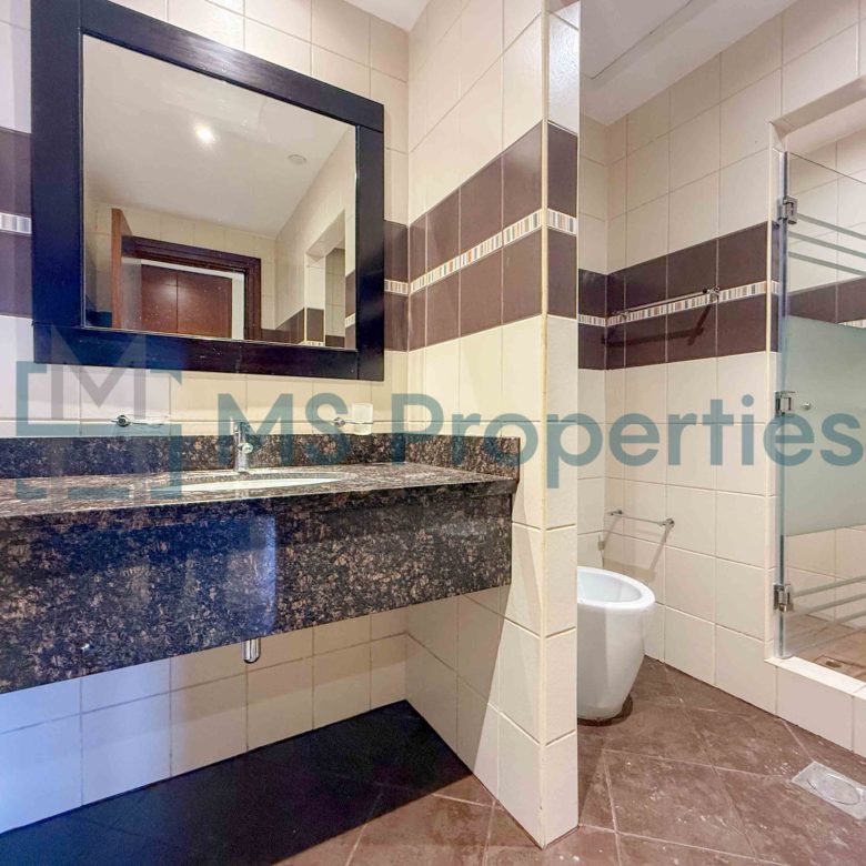 Extraordinary | 2BHK Flat | Bills + WiFi Included