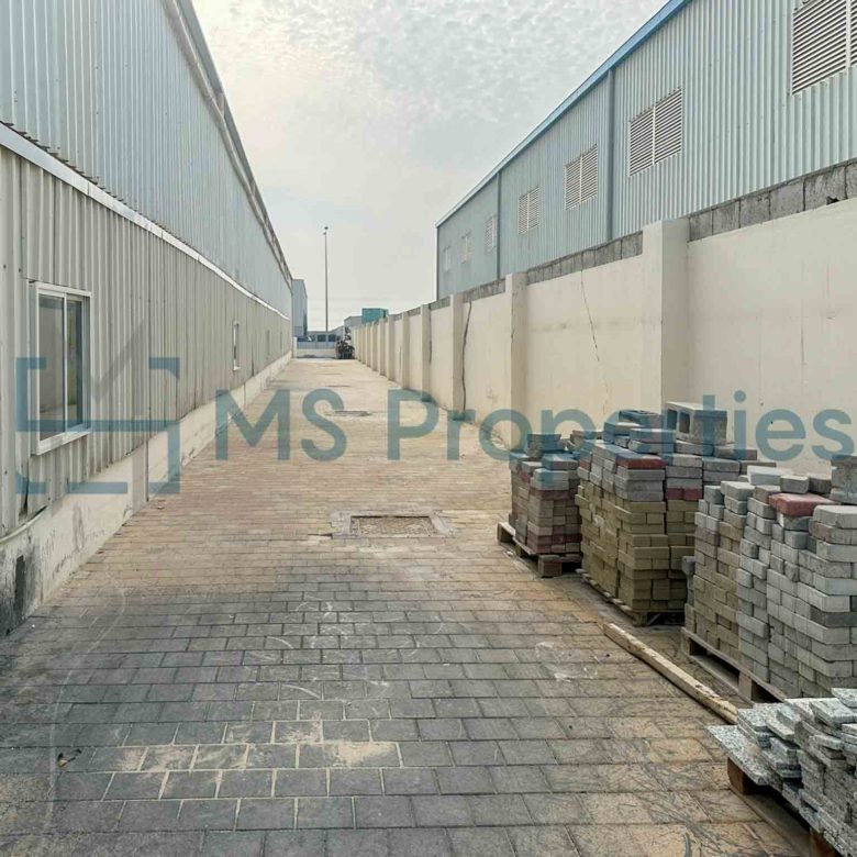 Amazing 2 Warehouses with 7 Rooms for Rent in Al Wakrah