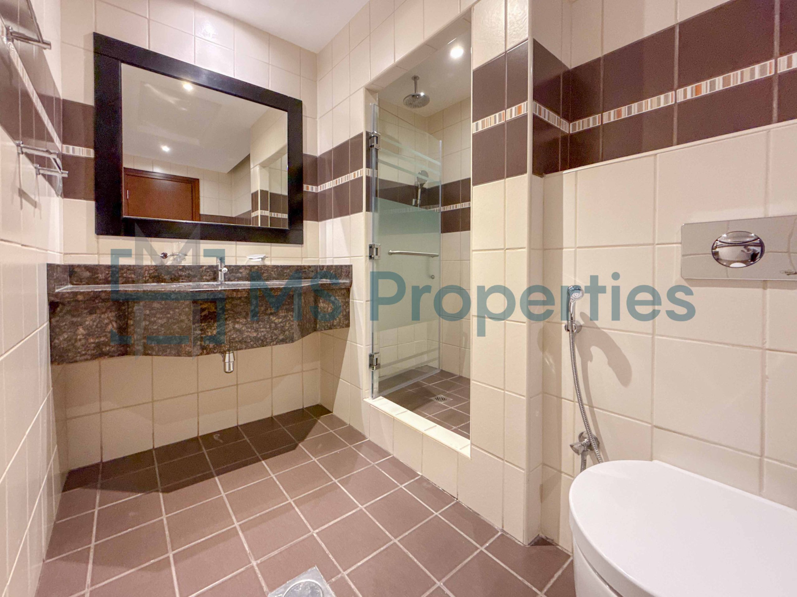Luxuriously Furnished 2BHK Flats in Prime Area