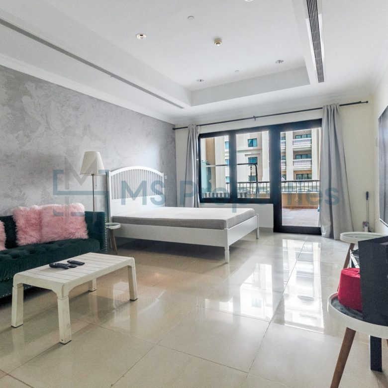 Cozy Studio Apartment with Balcony | +Bills Included