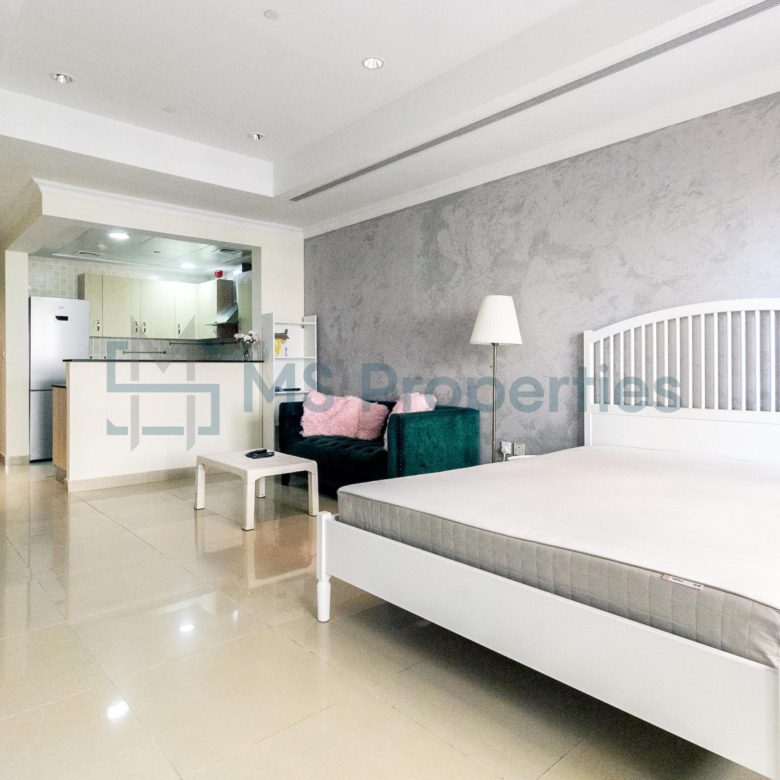 Cozy Studio Apartment with Balcony | +Bills Included