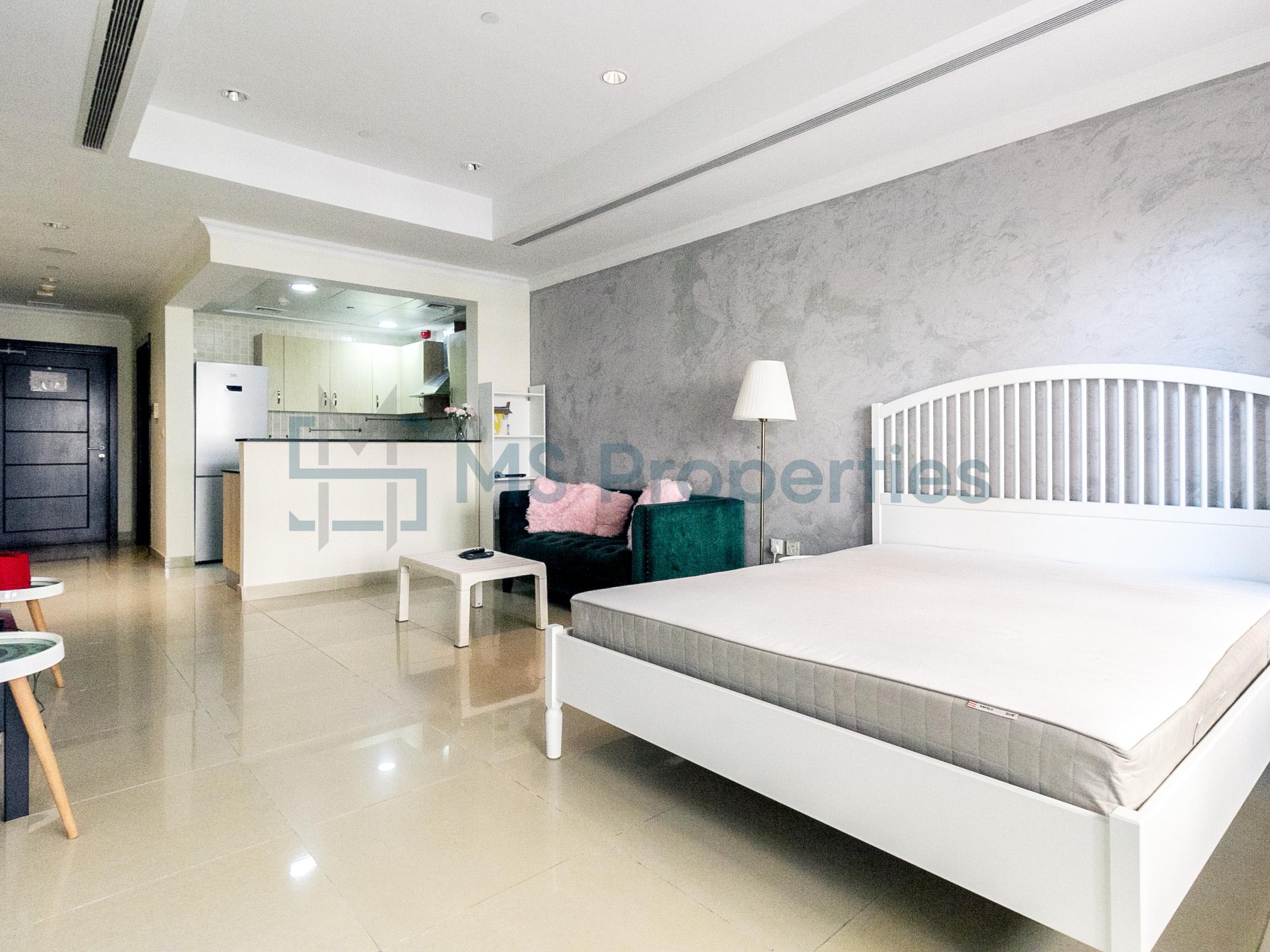 Cozy Studio Apartment with Balcony | +Bills Included