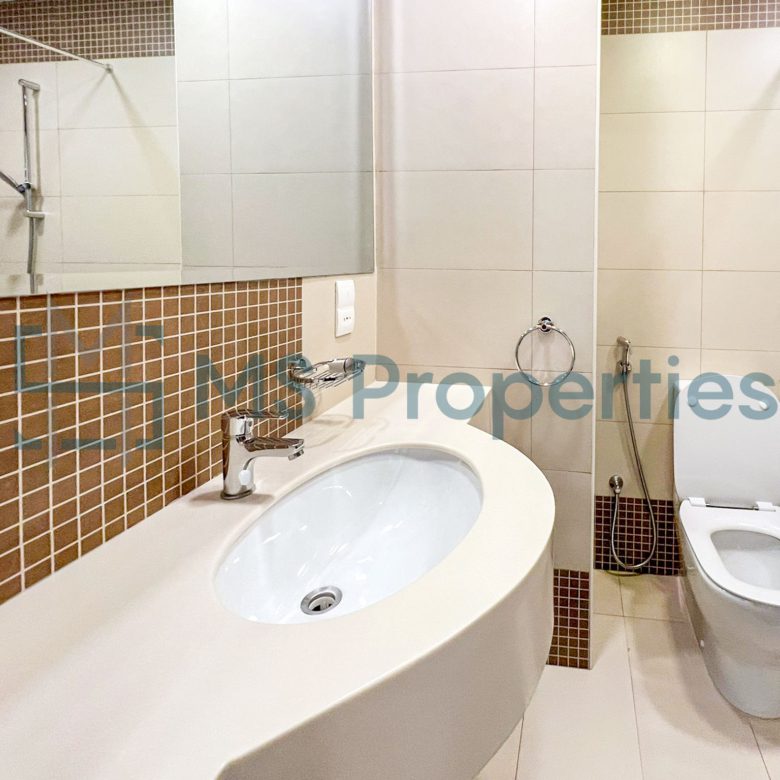 Premium 3BHK Flat in Prime Location | No Commission