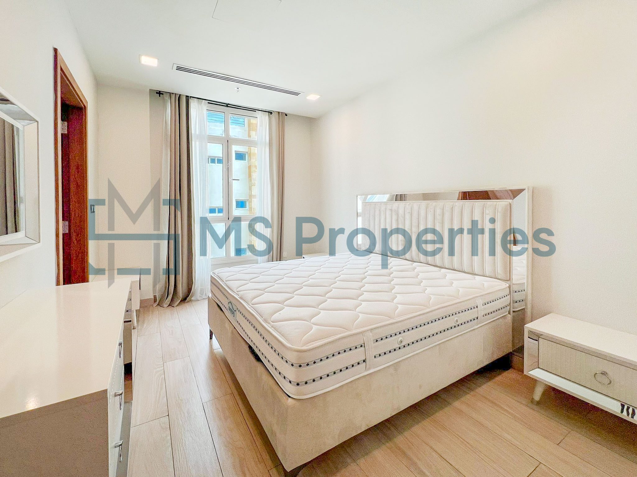 Premium 3BHK Flat in Prime Location | No Commission