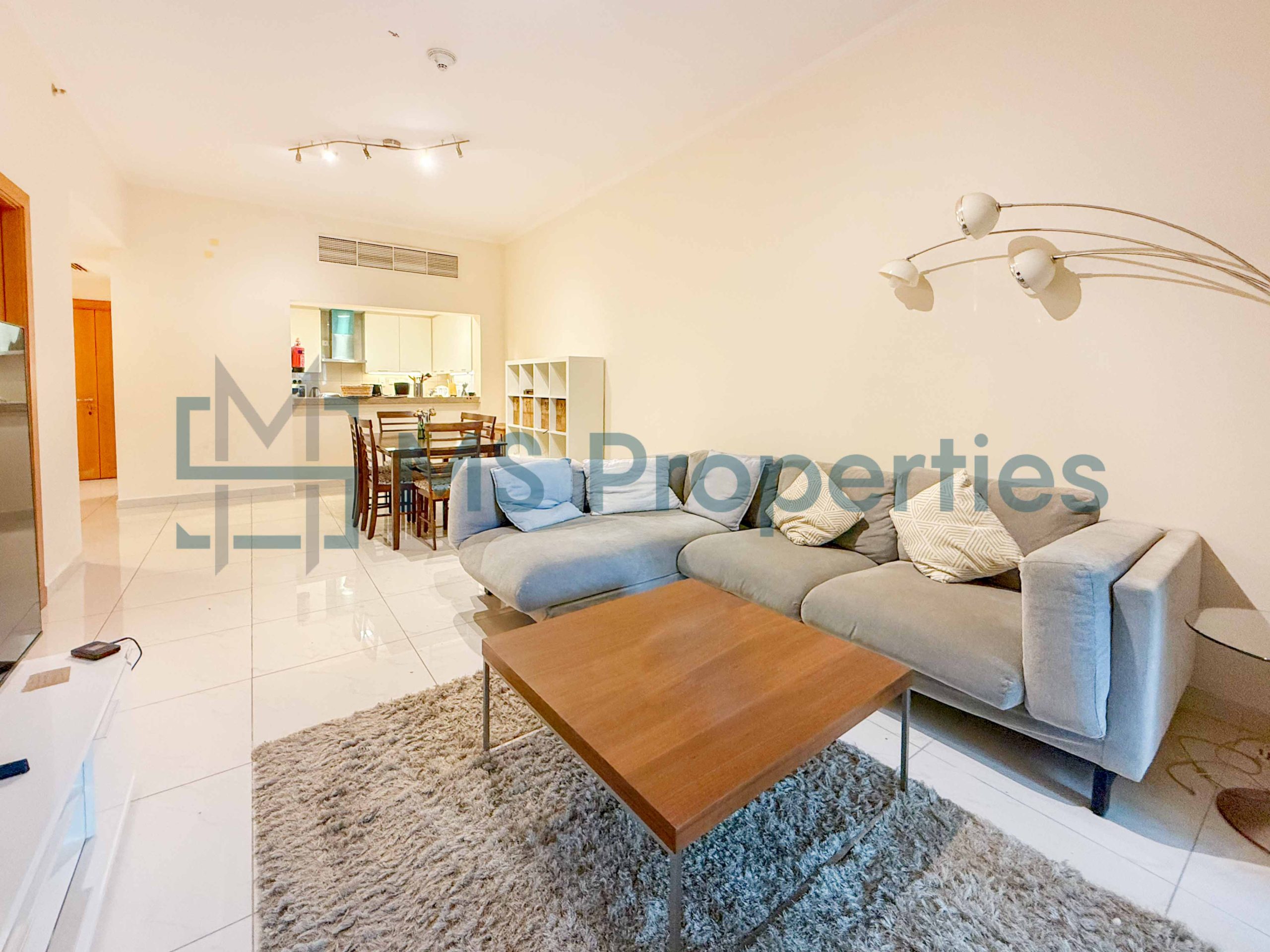 Stunning 1 Bedroom Flat Furnished with Great View