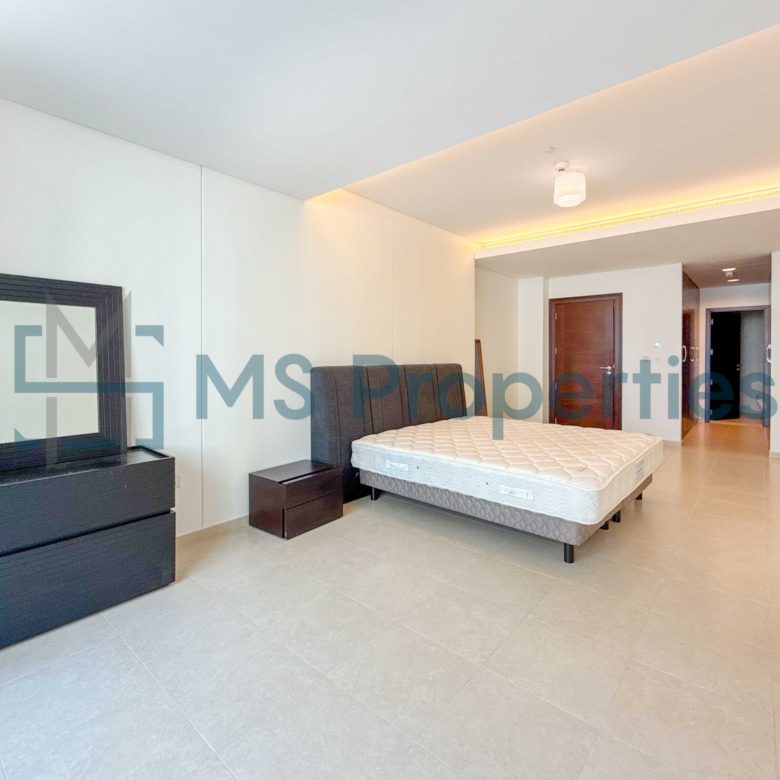 Pristine and Spacious 2BHK Apartment with Balcony