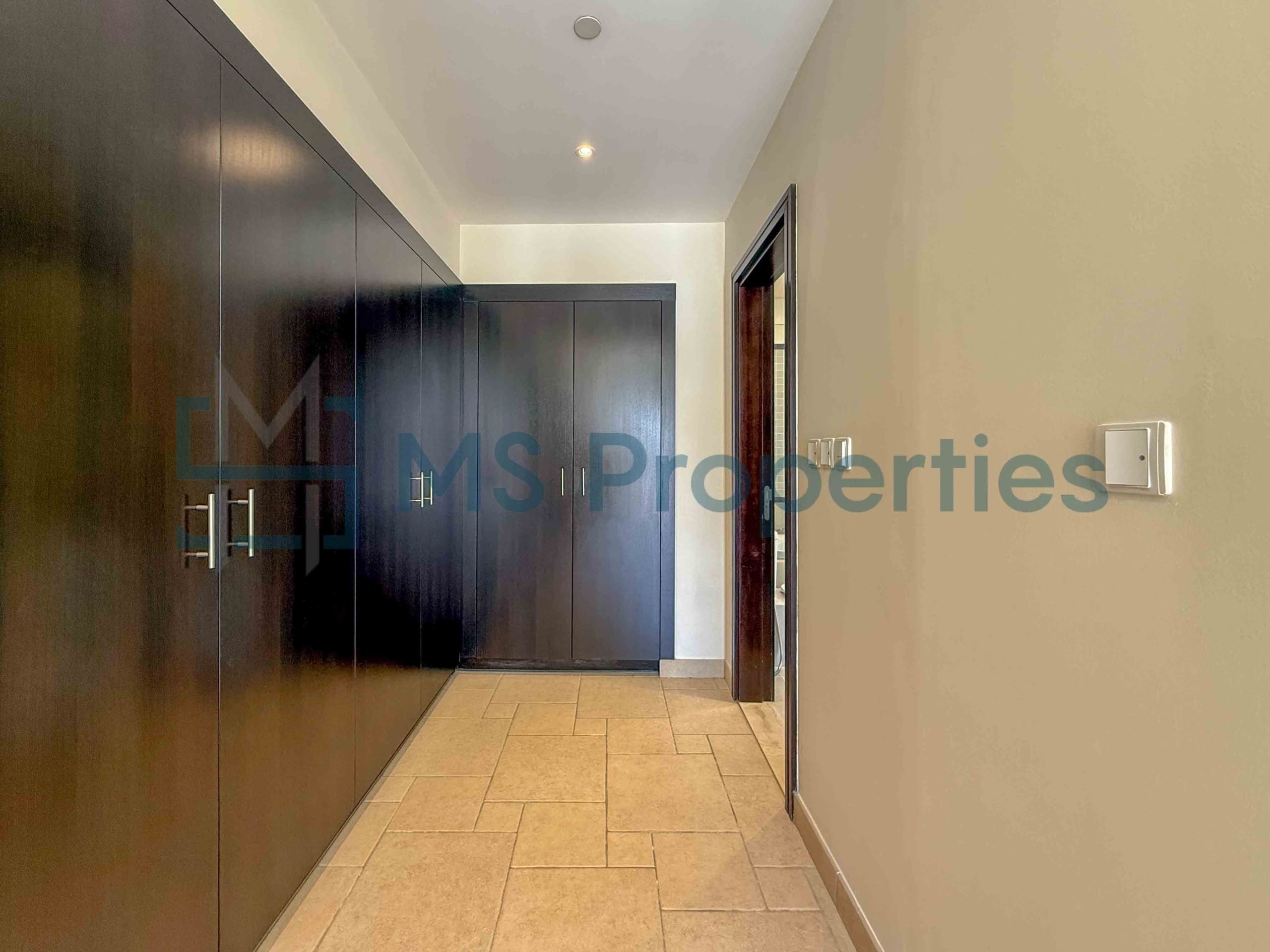 Peaceful and Cozy 2BHK Flat in Prime Area of Pearl