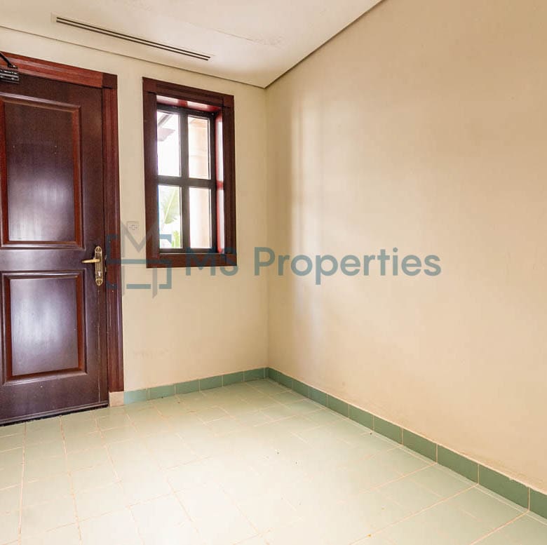 Exquisite 3BR Townhouse with Amenities Access