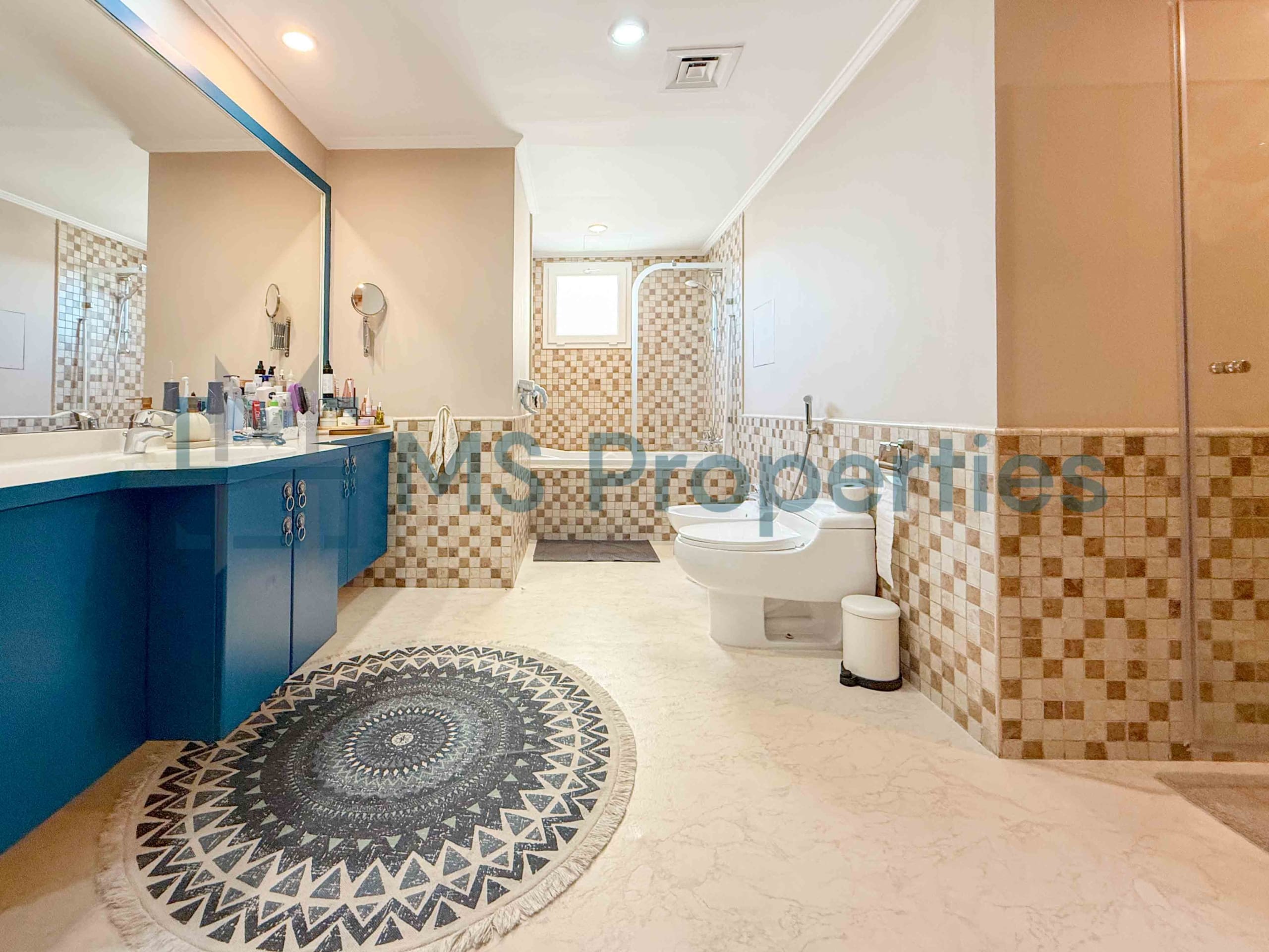 Stunning and Breath-taking 2BHK in Prime area of The Pearl