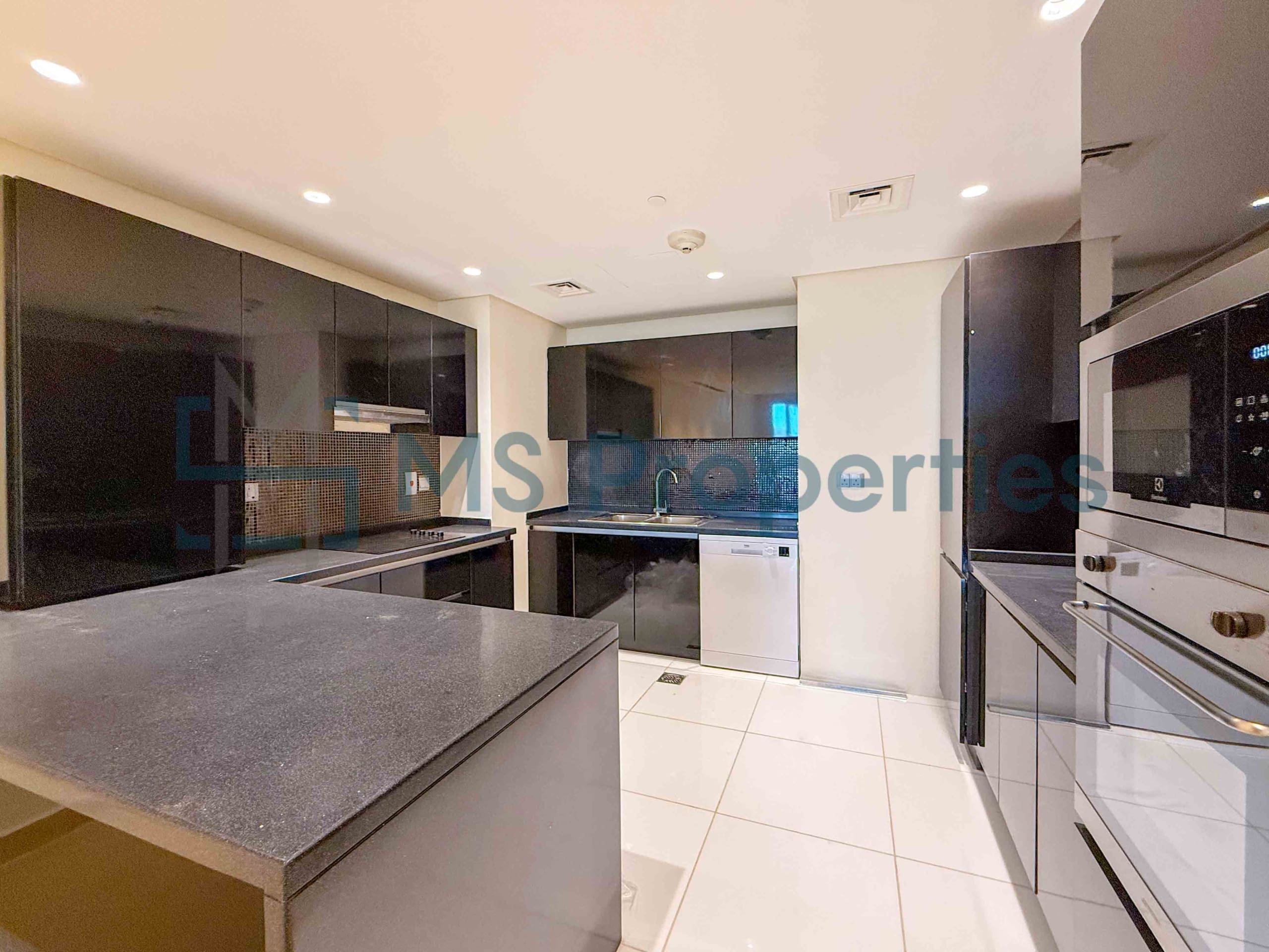 Clean and Bright 1BHK Apartment | Including Bills
