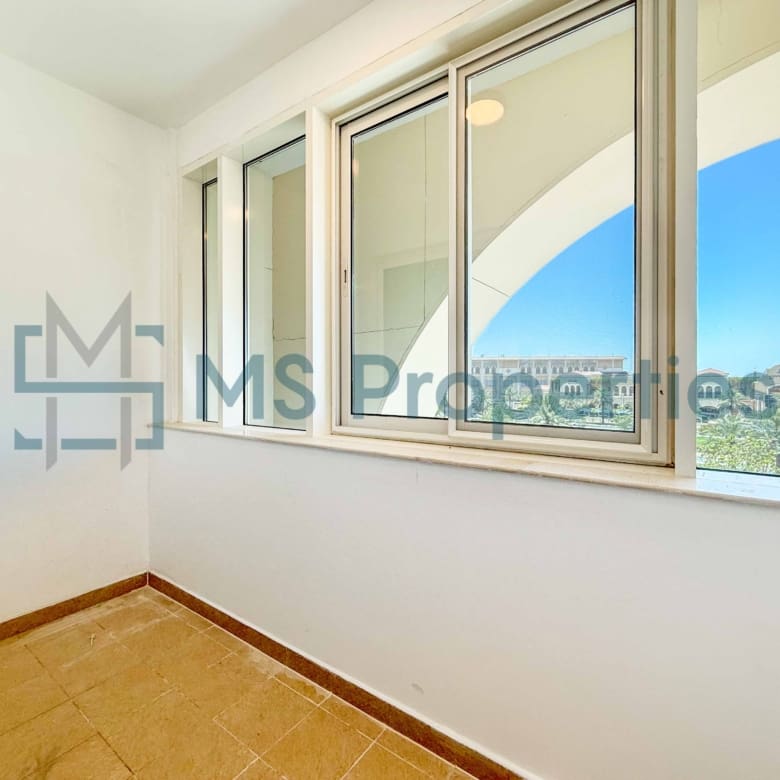 Clean and Bright 1BHK Apartment | Including Bills