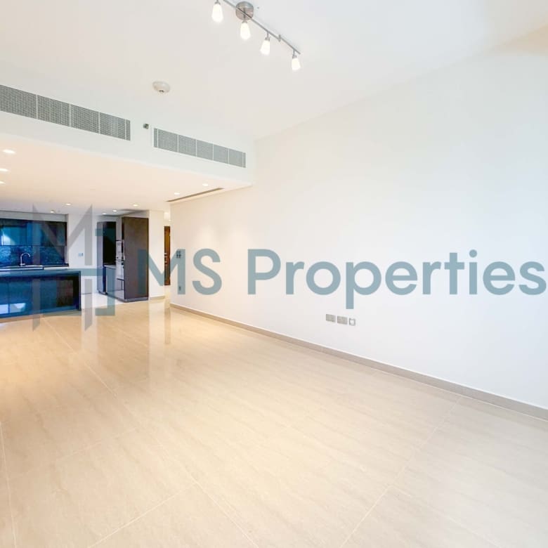 Clean and Bright 1BHK Apartment | Including Bills