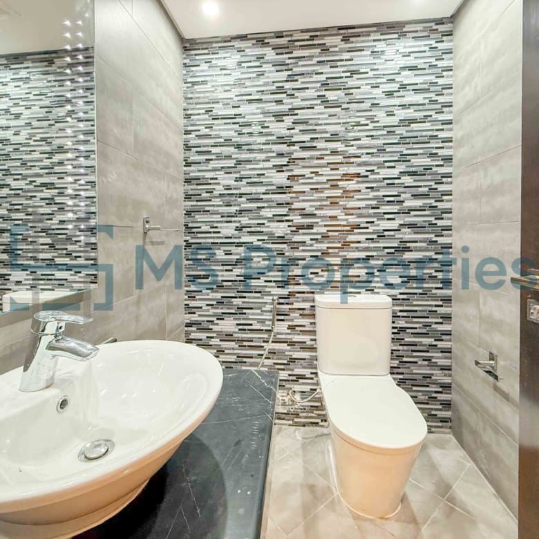 Clean and Bright 1BHK Apartment | Including Bills