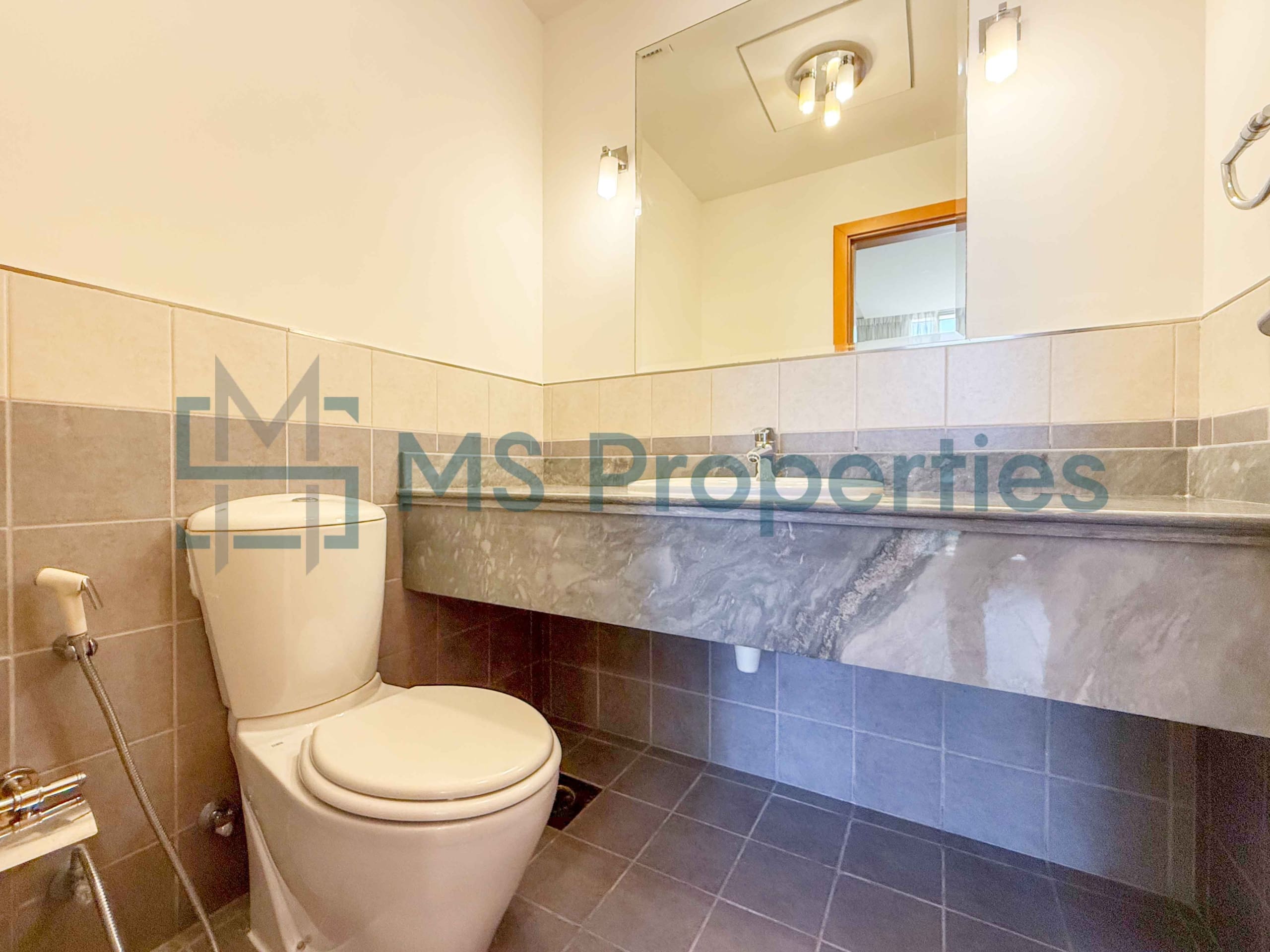 Luxurious 1BR Apartment with City View +QCool Included
