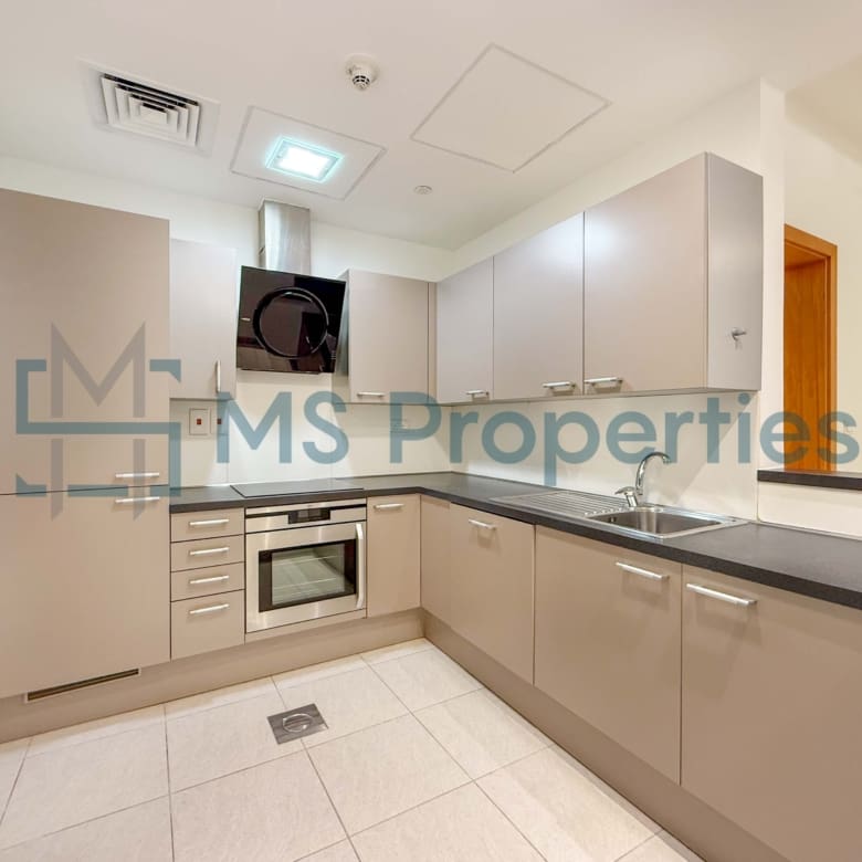 Luxurious 1BR Apartment with City View +QCool Included
