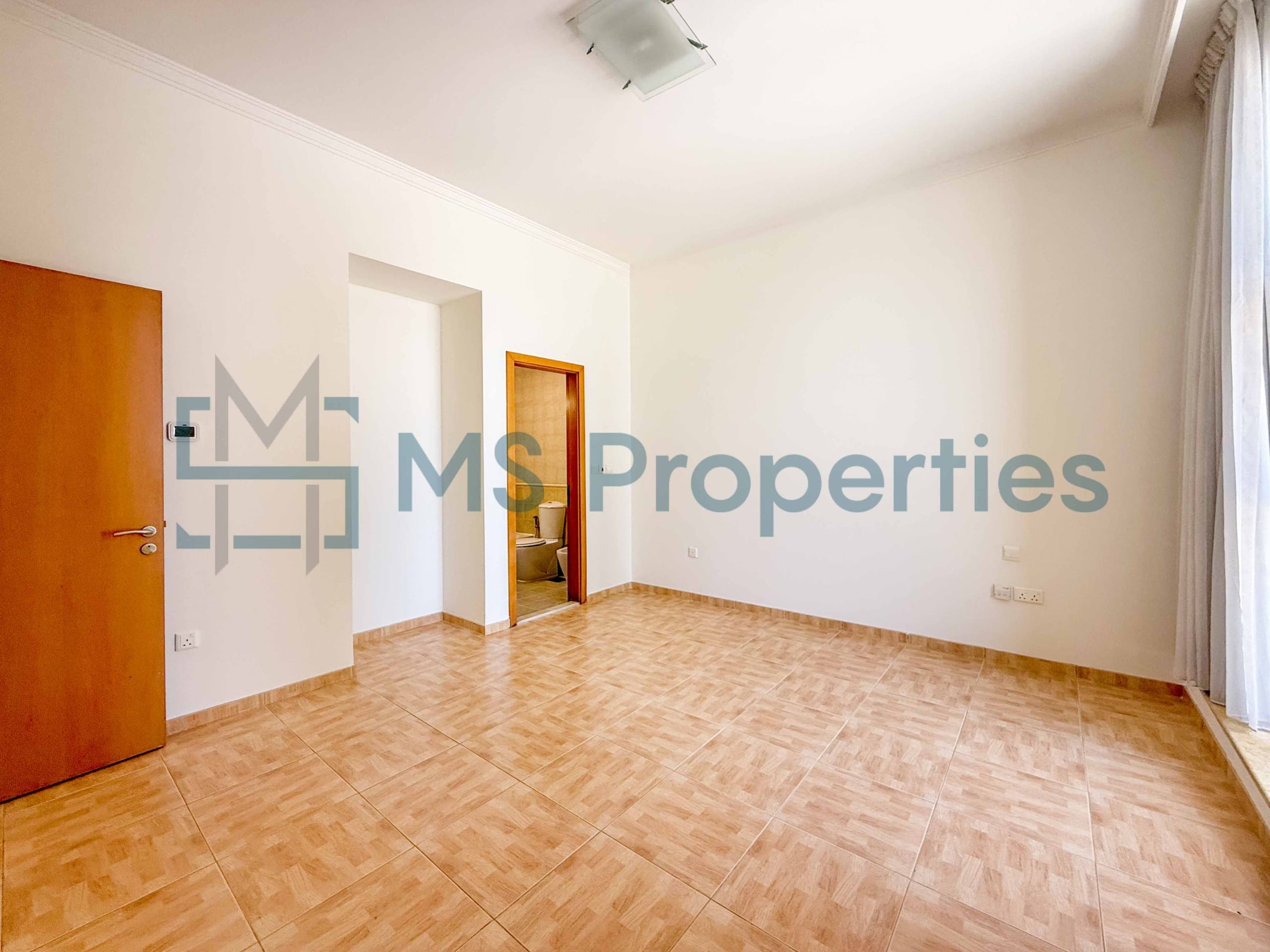 Luxurious 1BR Apartment with City View +QCool Included