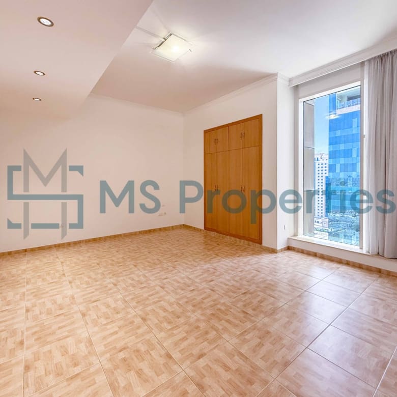 Spacious 3BDR+Maid w/ Balcony | City View | QCool Included