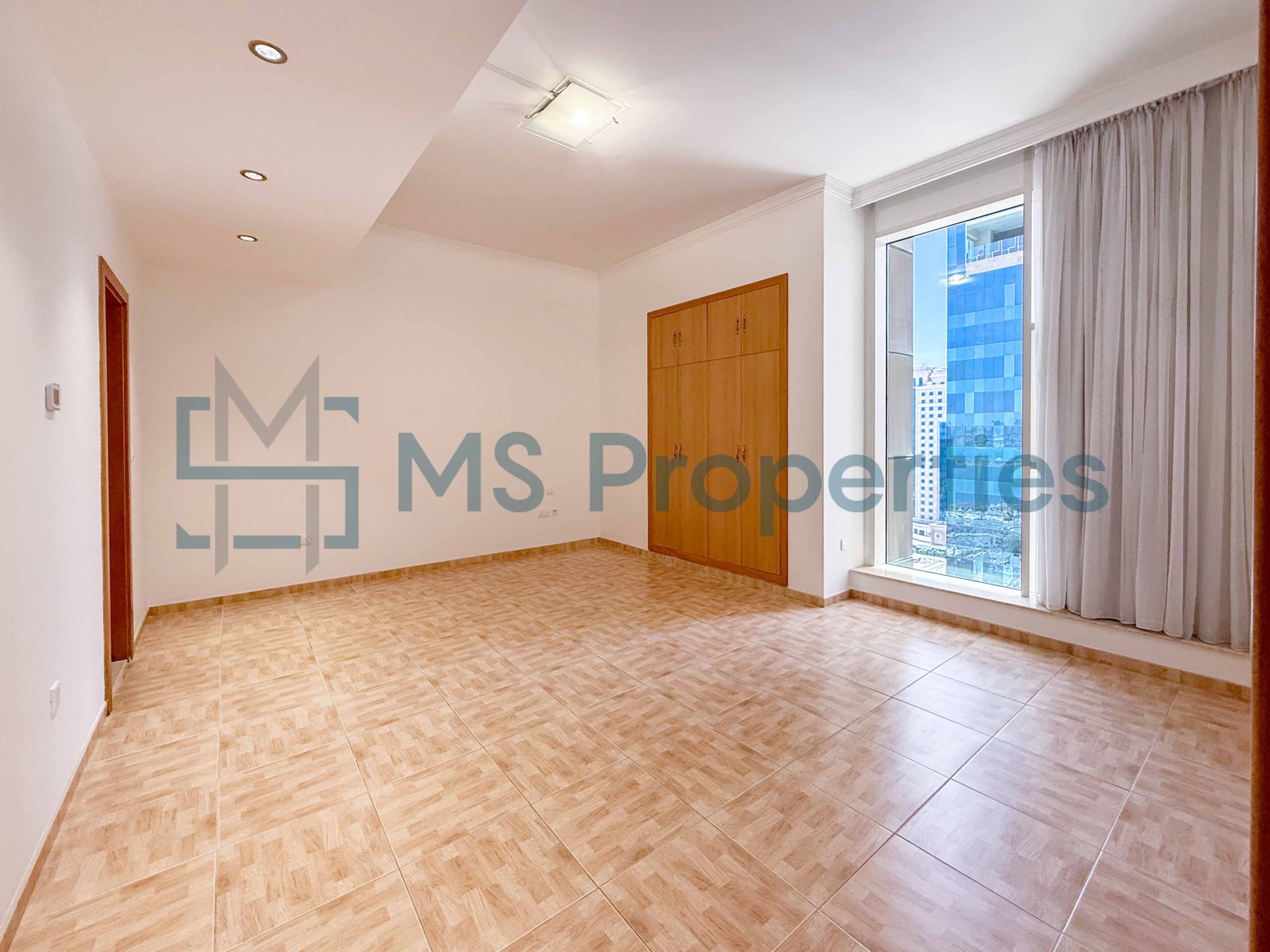 Spacious 3BDR+Maid w/ Balcony | City View | QCool Included