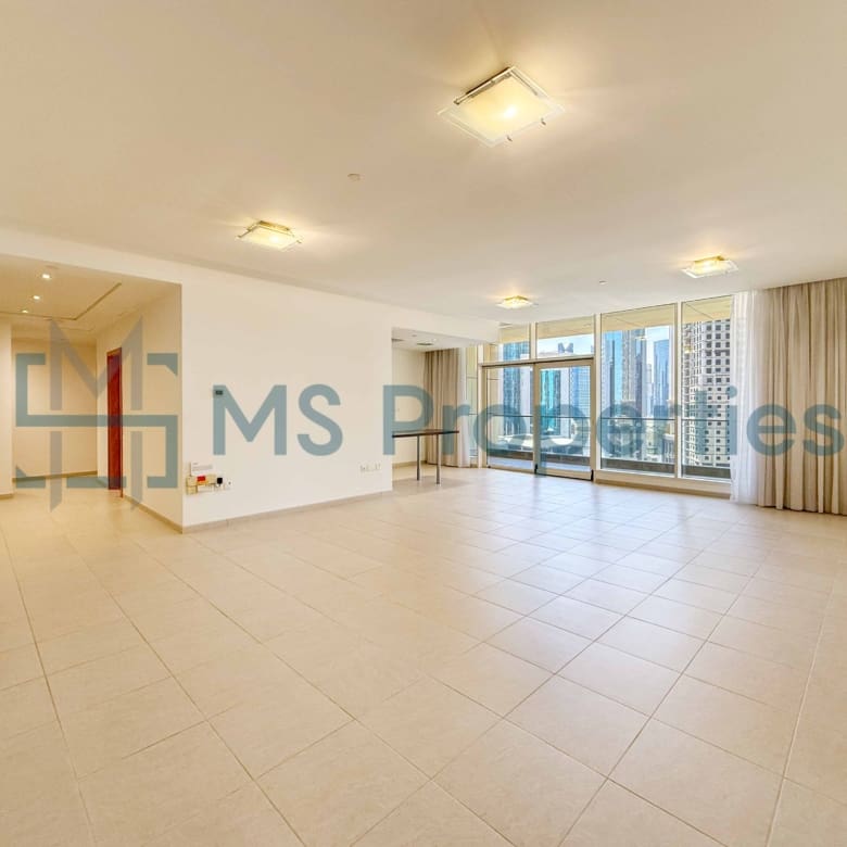 Spacious 3BDR+Maid w/ Balcony | City View | QCool Included