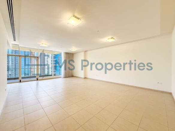 Spacious 3BDR+Maid w/ Balcony | City View | QCool Included