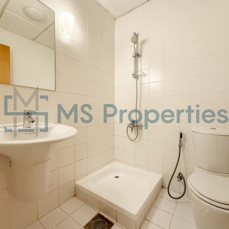 Spacious 3BDR+Maid w/ Balcony | City View | QCool Included
