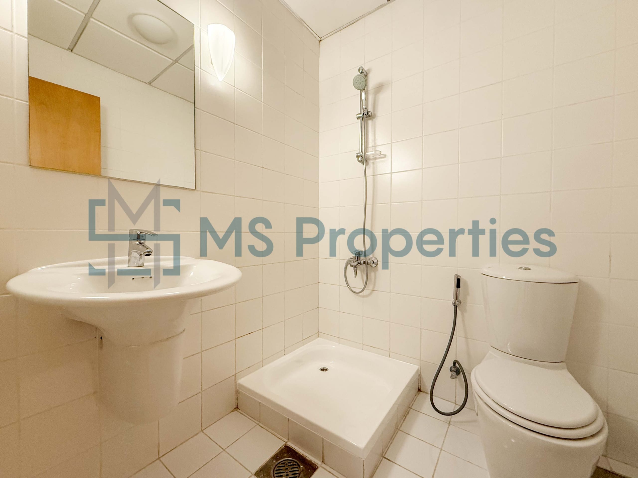 Spacious 3BDR+Maid w/ Balcony | City View | QCool Included