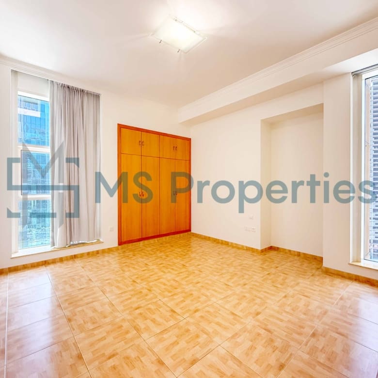 Spacious 3BDR+Maid w/ Balcony | City View | QCool Included
