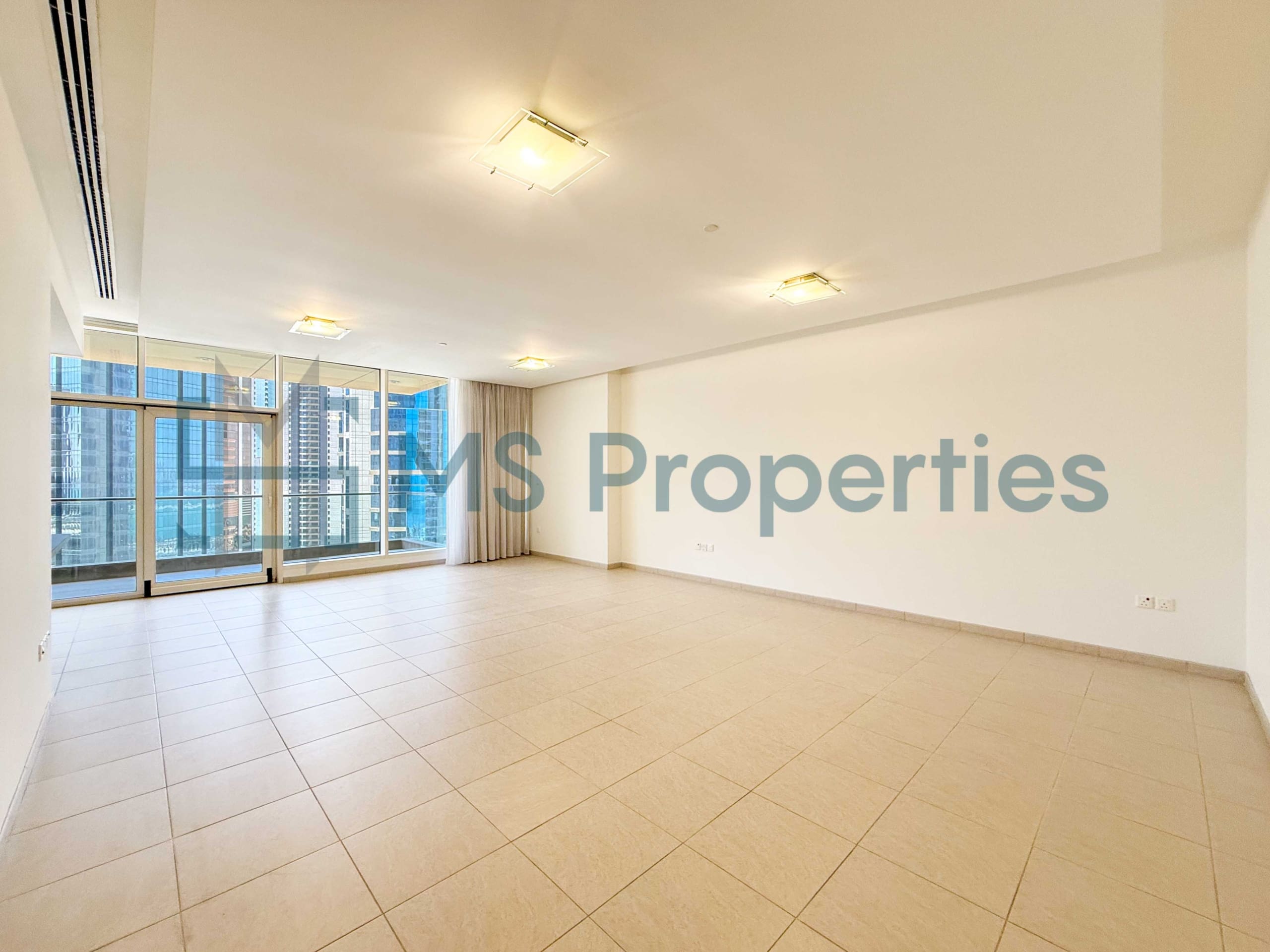 Spacious 3BDR+Maid w/ Balcony | City View | QCool Included