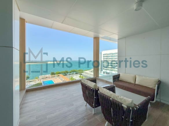Pristine | 1BHK w/ Balcony Sea View | Bills Included