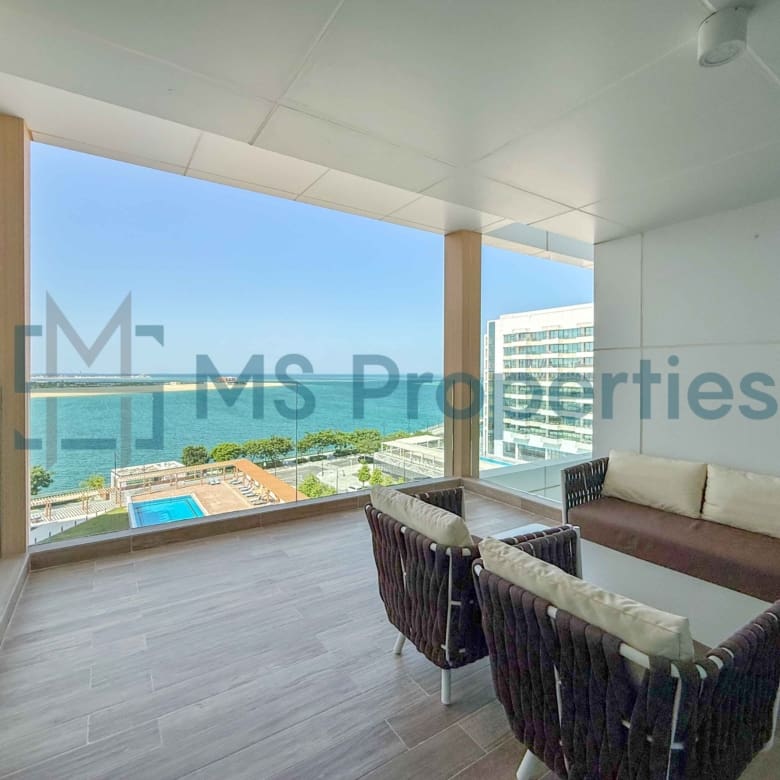 Pristine | 1BHK w/ Balcony Sea View | Bills Included