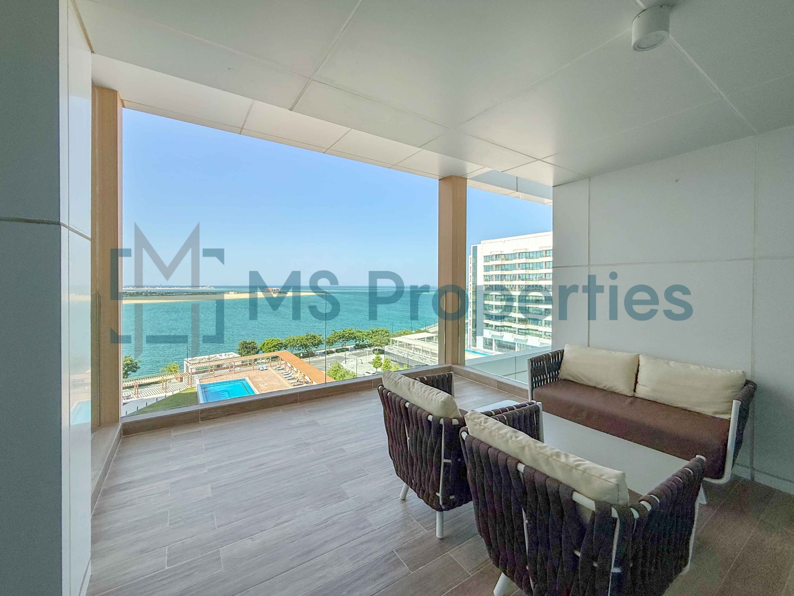 Pristine | 1BHK w/ Balcony Sea View | Bills Included