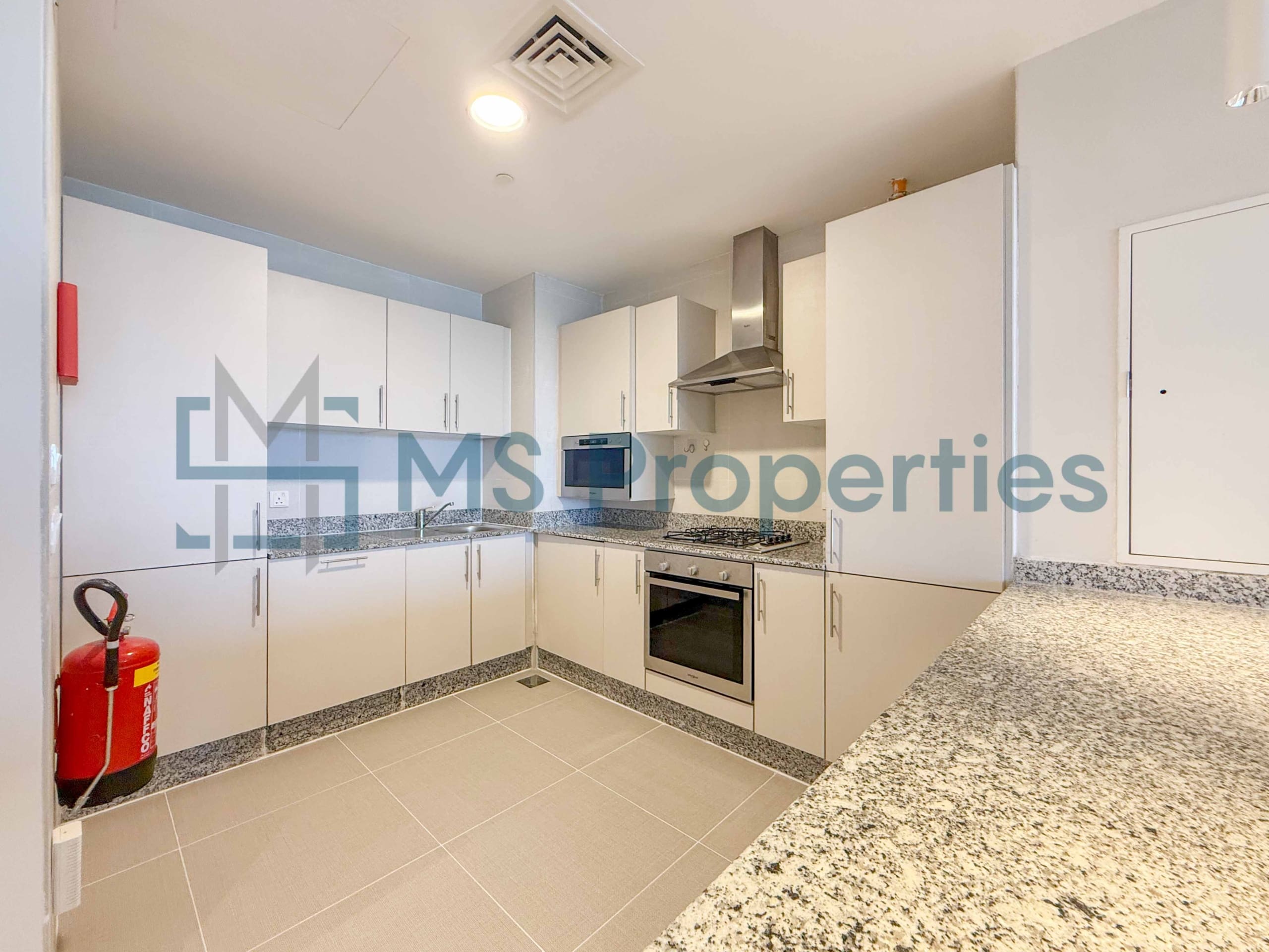Pristine | 1BHK w/ Balcony Sea View | Bills Included