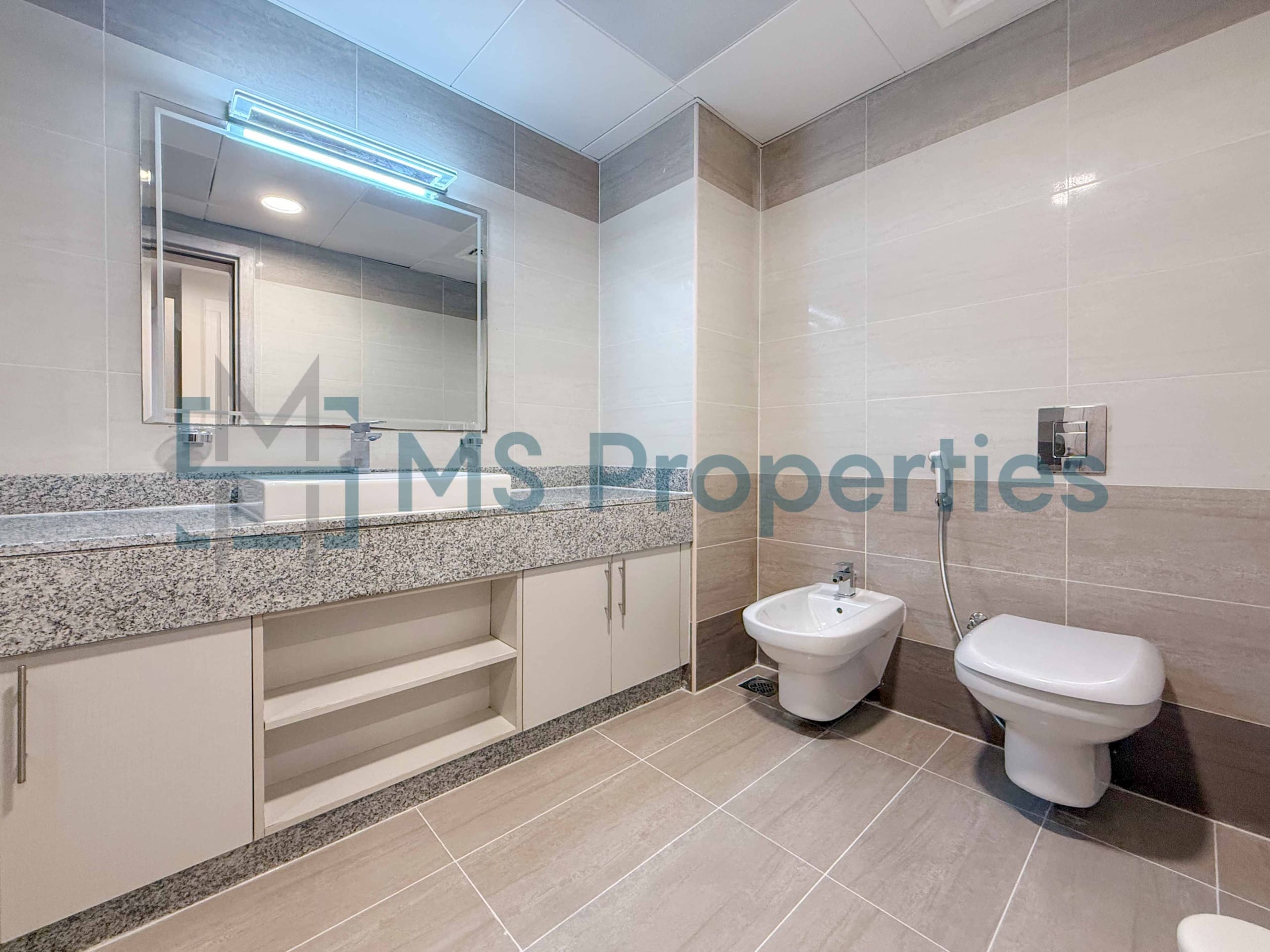 Pristine | 1BHK w/ Balcony Sea View | Bills Included