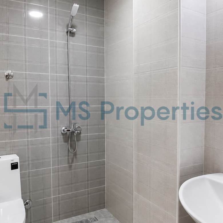 Brand New 2 Bedroom Apartment in Prime Location