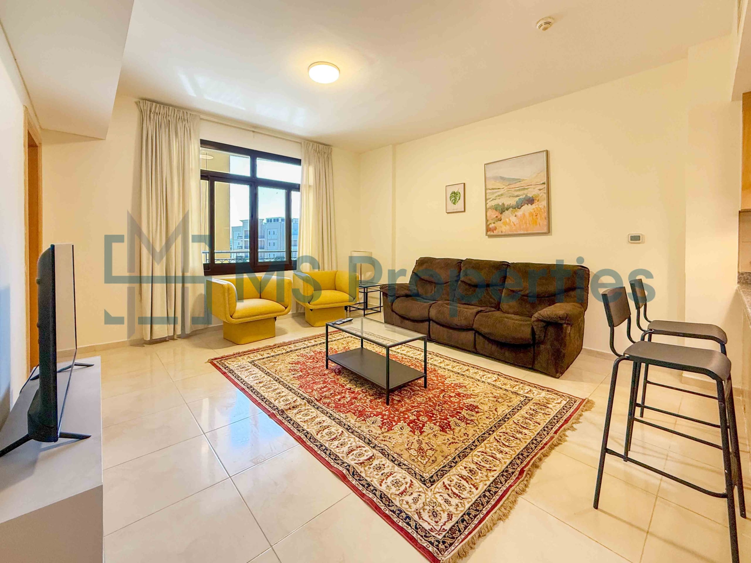 Elegant 1BR Apartment with Balcony | Prime Location