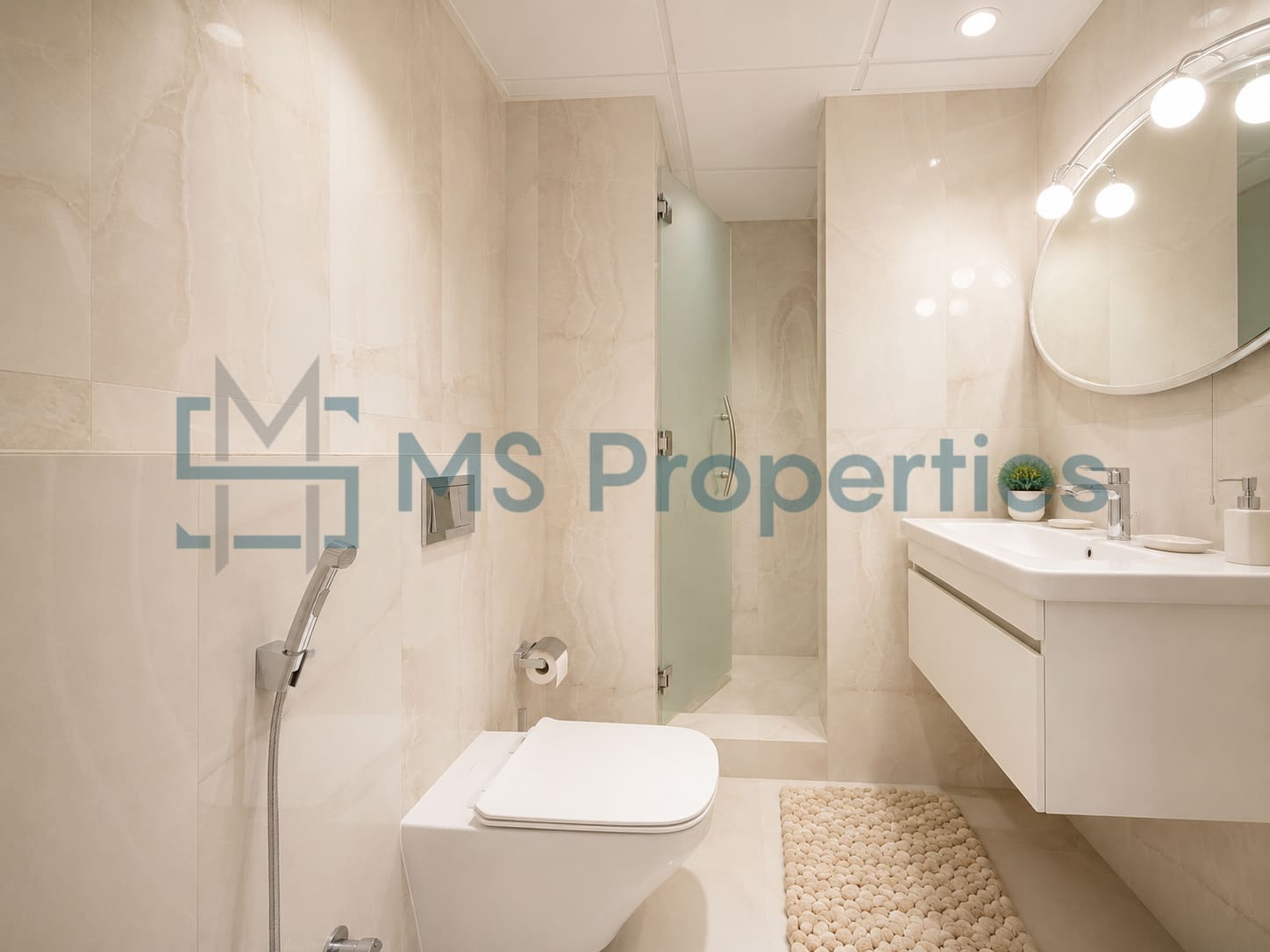 Sophisticated 3 Bedroom Flat with Full Marina View