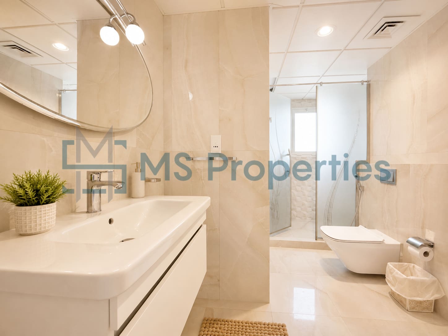 Sophisticated 3 Bedroom Flat with Full Marina View