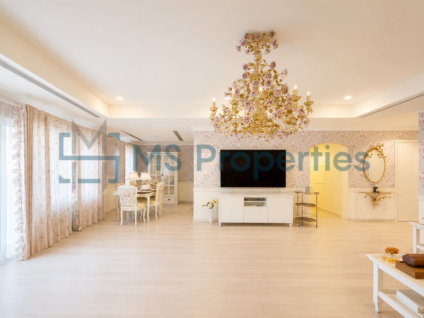 Sophisticated 3 Bedroom Flat with Full Marina View