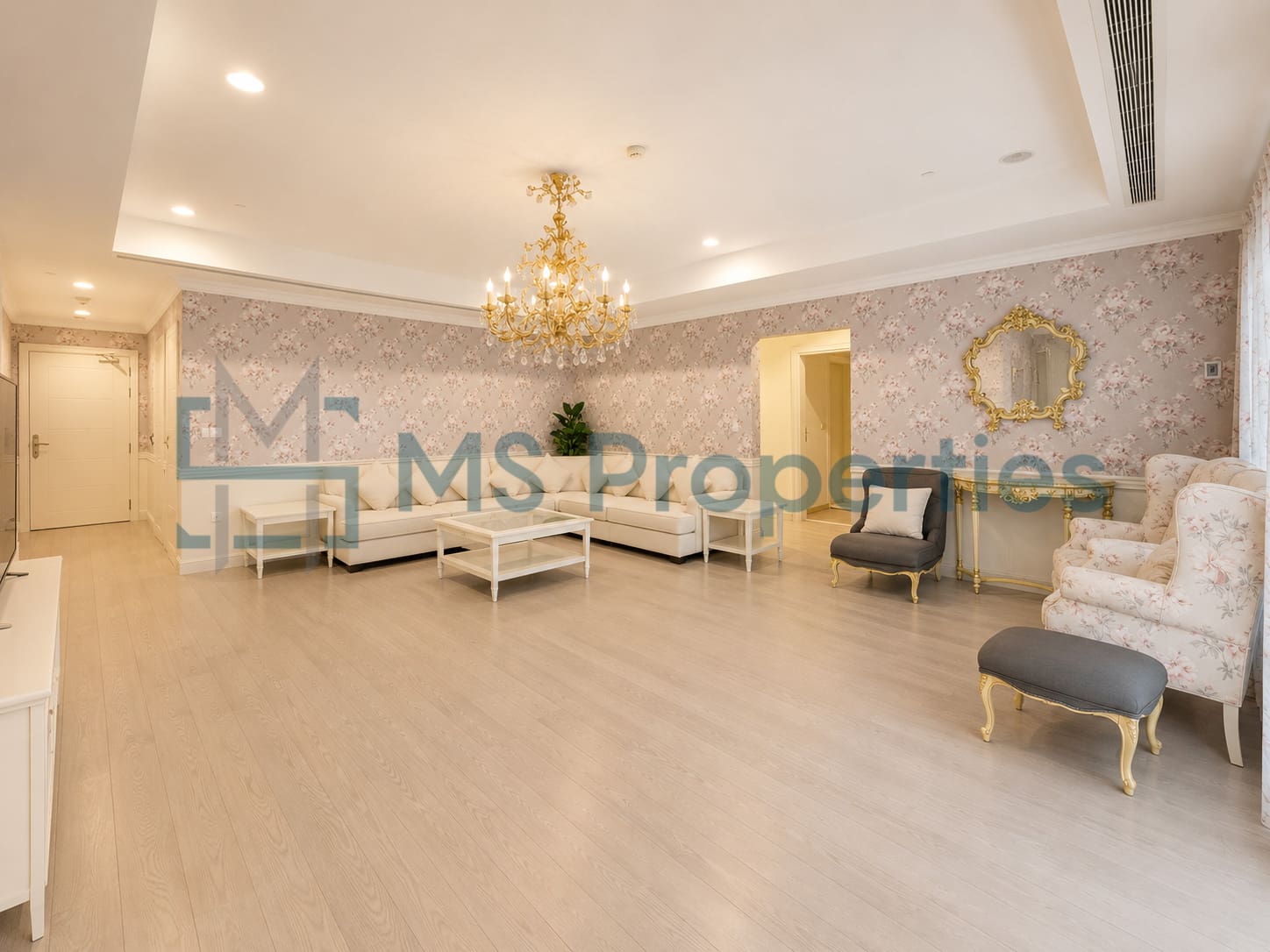 Sophisticated 3 Bedroom Flat with Full Marina View