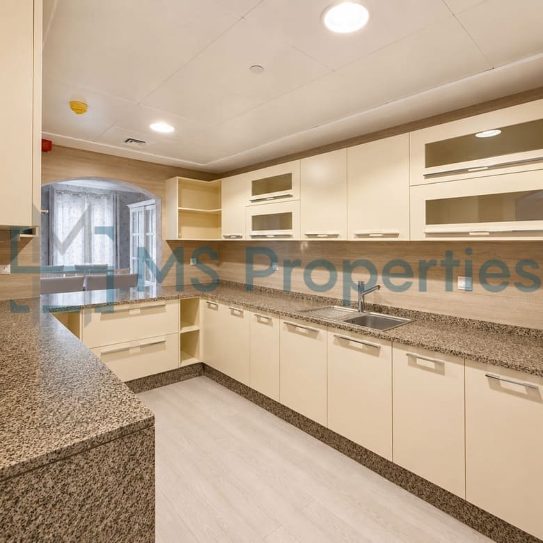 Sophisticated 3 Bedroom Flat with Full Marina View