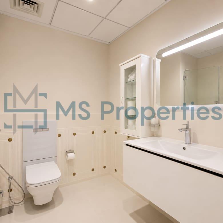 Sophisticated 3 Bedroom Flat with Full Marina View