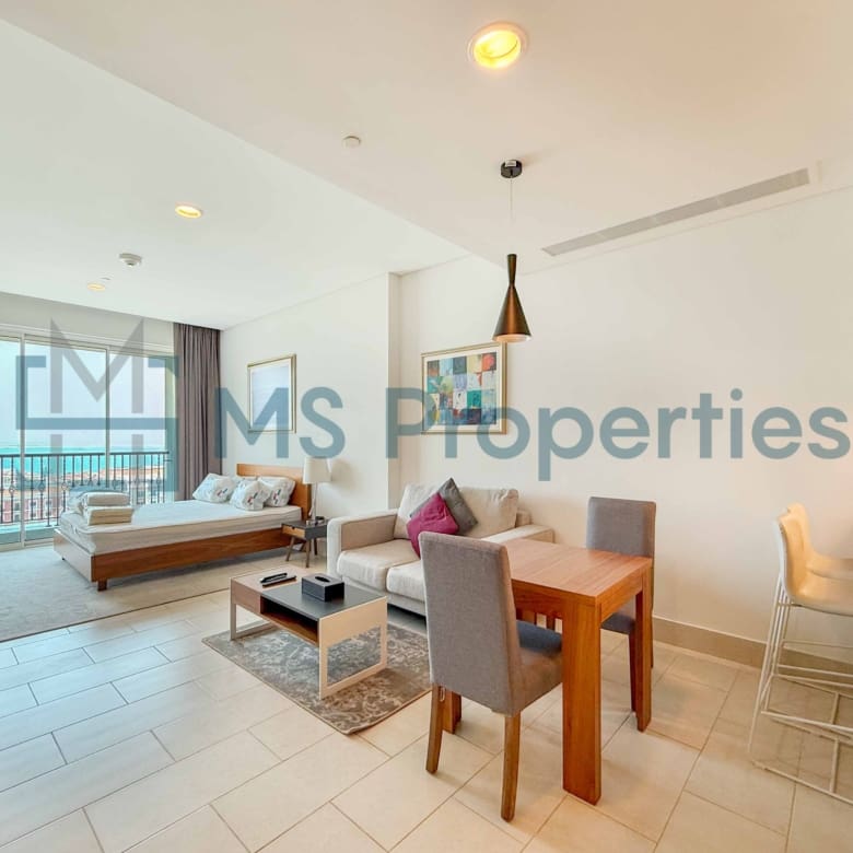 No Commission Cozy Studio w/ Balcony | Bills Included